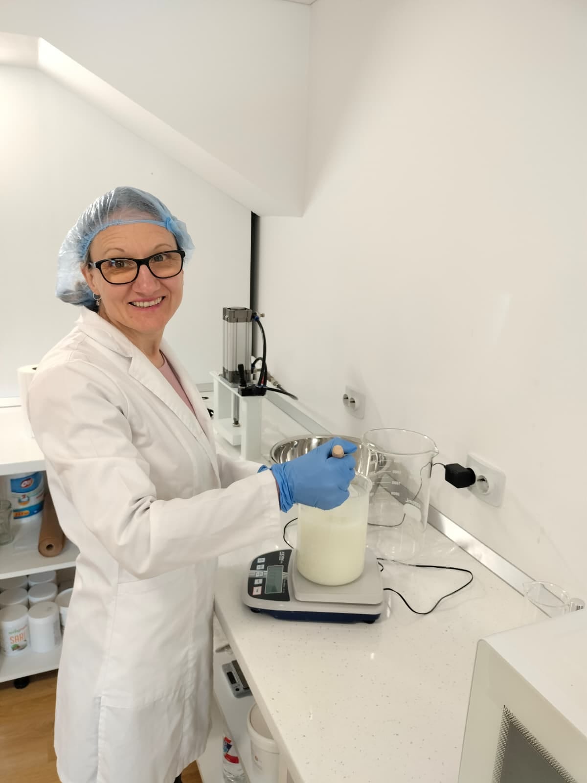 Diana în laboratorul Maria Natural